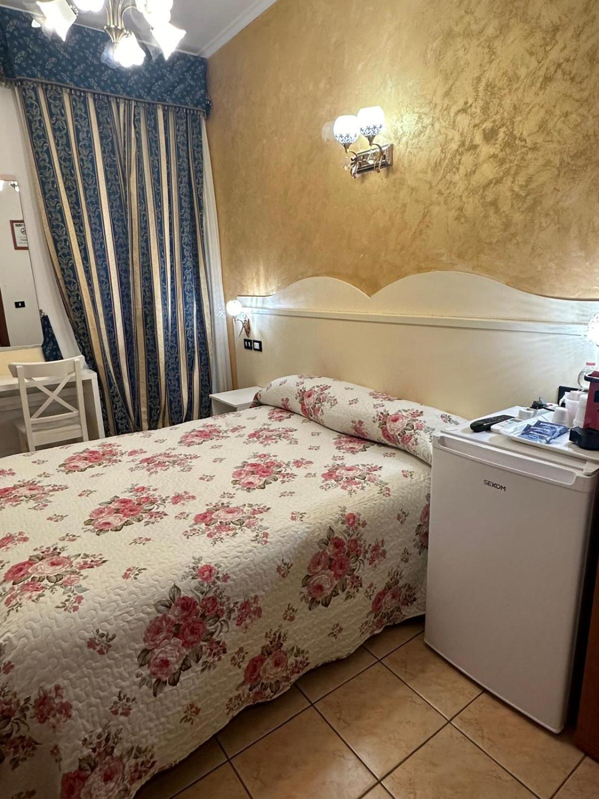 Near Termini Station Hotel Rome Buitenkant foto
